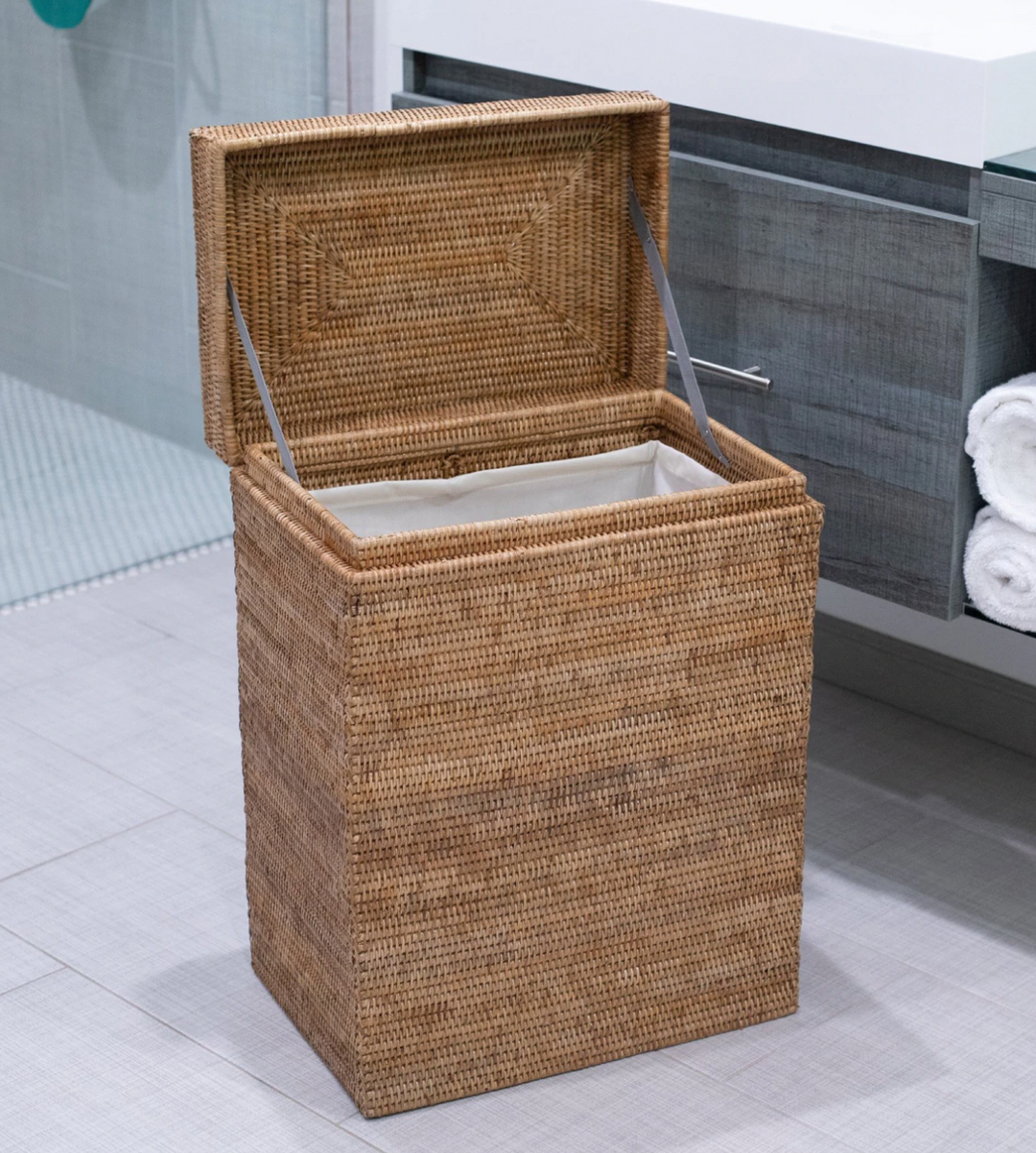 Rattan Lidded Laundry Bin